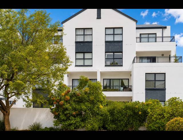 3 BEDROOM APARTMENT TO LET IN DE VELDE